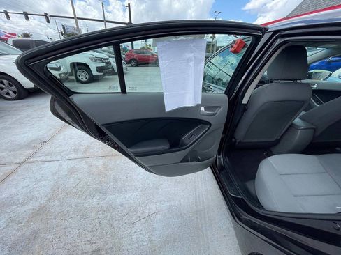 Used 2017 Kia Forte LX FWD image 14