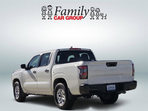 Used 2025 Nissan Frontier S image 3