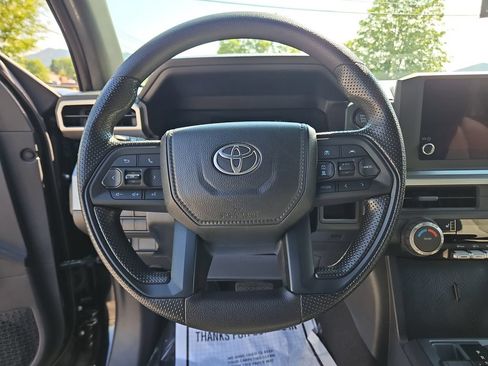Used 2025 Toyota Tacoma SR5 AWD/4WD image 15