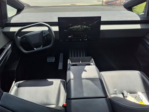 Used 2024 Tesla Cybertruck Cyberbeast AWD/4WD image 11