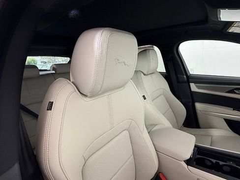 Certified 2026 Jaguar F-PACE R-Dynamic S image 33