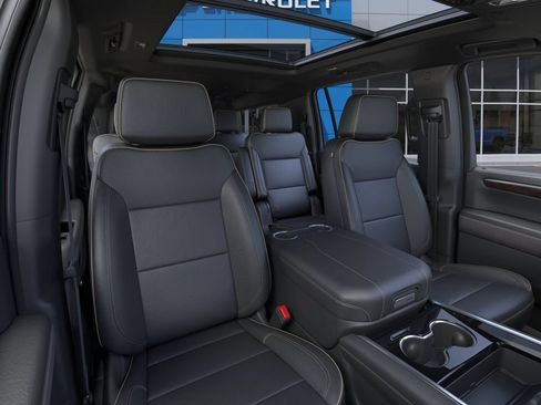 New 2026 Chevrolet Suburban Premier w/ Sun And Tow Package AWD/4WD image 16