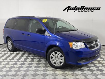 Used 2019 Dodge Grand Caravan SE w/ UConnect Hands-Free Group