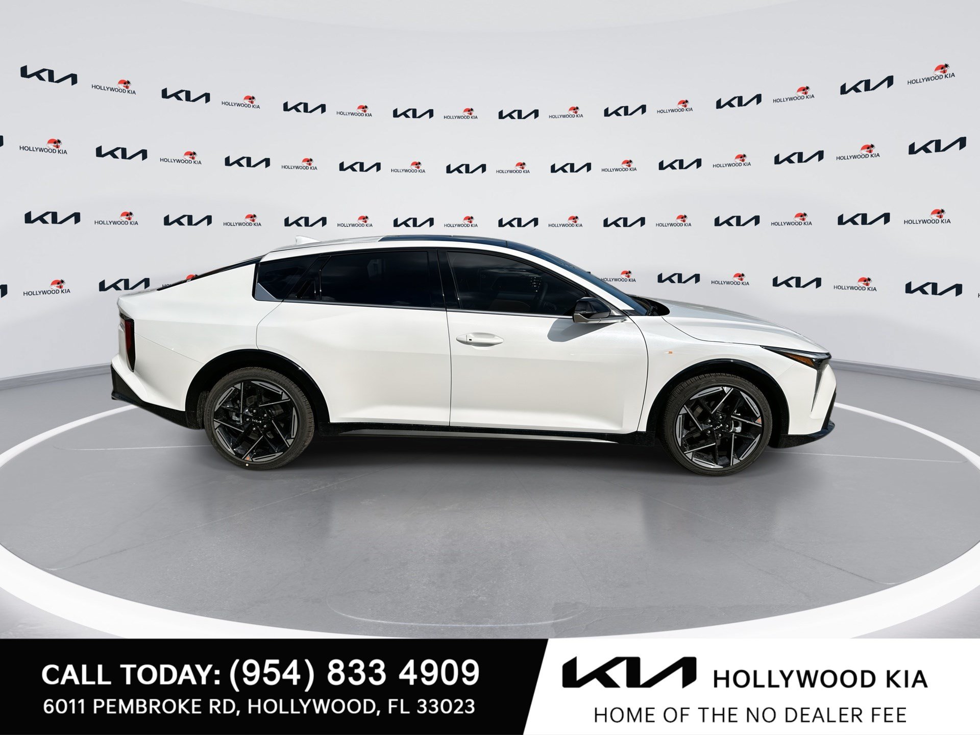 New 2026 Kia K4 GT-Line w/ GT-Line Premium Package FWD image 9