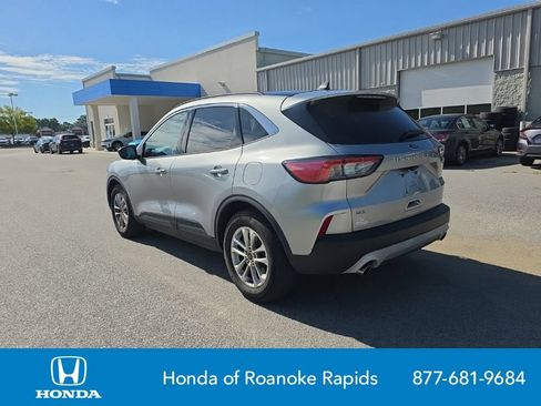 Used 2022 Ford Escape SE w/ Convenience Package FWD image 3