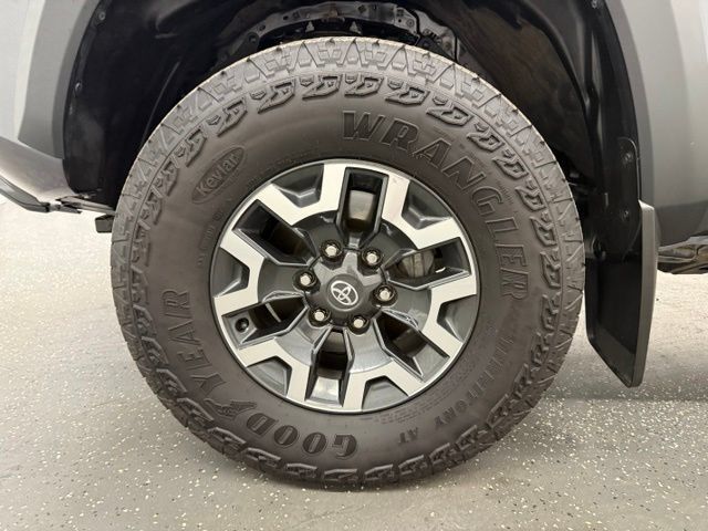 Used 2023 Toyota Tacoma TRD Off-Road AWD/4WD image 19