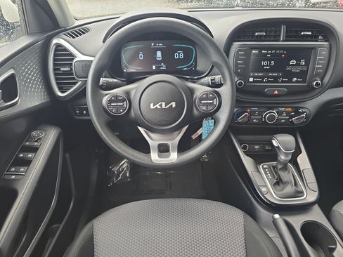 Certified 2025 Kia Soul LX FWD image 13