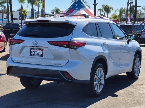Used 2023 Toyota Highlander Limited image 5