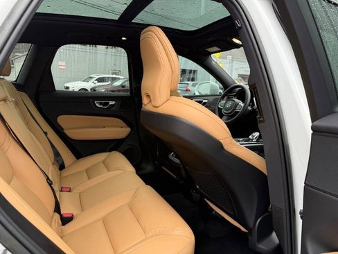 Certified 2023 Volvo XC60 B6 Ultimate w/ Protection Package Premier image 11