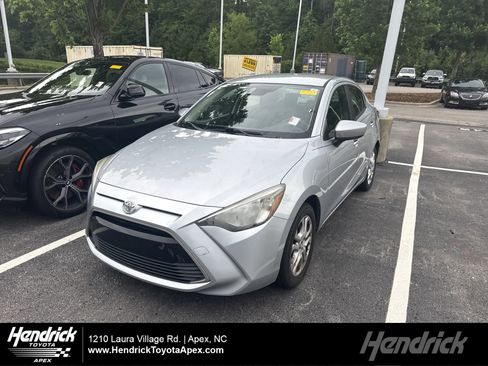 Used 2017 Toyota Yaris iA FWD image 1