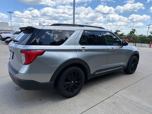 Used 2020 Ford Explorer XLT w/ Comfort Package RWD image 5