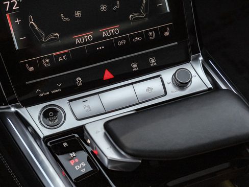 Used 2022 Audi e-tron Chronos w/ Chronos Package image 27