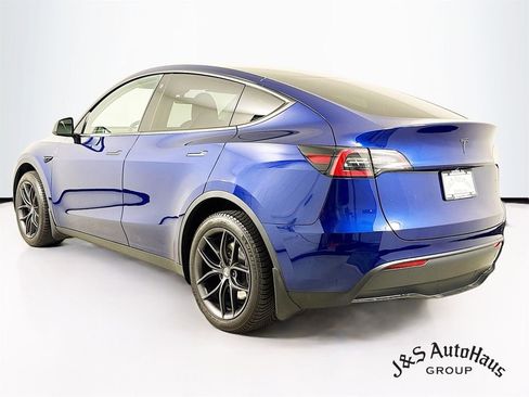 Used 2023 Tesla Model Y Long Range image 5