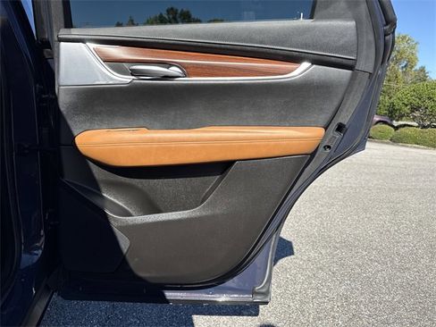 Used 2025 Cadillac XT5 Premium Luxury image 32