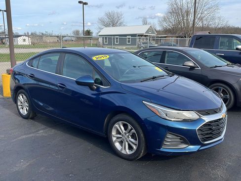 Used 2019 Chevrolet Cruze LT w/ Convenience Package image 6