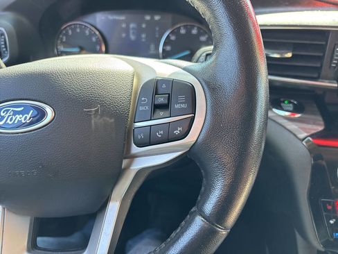 Used 2021 Ford Explorer Limited w/ Equipment Group 301A AWD/4WD image 38