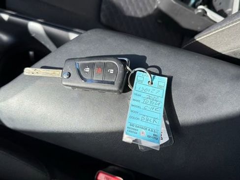 Used 2022 Toyota C-HR XLE image 27