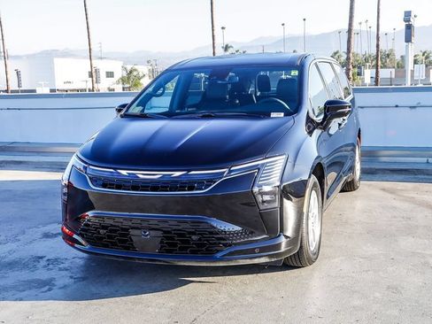 New 2027 Chrysler Pacifica Select FWD image 4