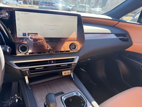 Used 2024 Lexus RX 350 AWD image 19