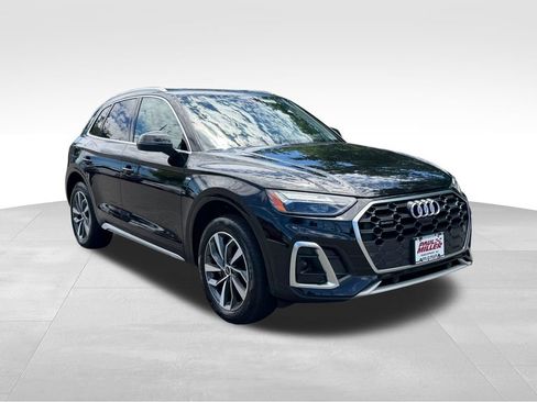 Used 2023 Audi Q5 2.0T Premium Plus w/ Premium Plus Package AWD/4WD image 3