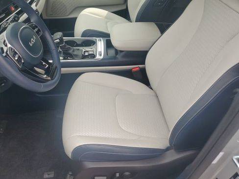 Used 2025 Kia Carnival SX Prestige FWD image 22