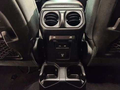 Used 2020 Jeep Wrangler Unlimited Rubicon w/ Dual Top Group AWD/4WD image 27