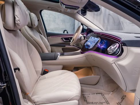 Used 2025 Mercedes-Benz EQS 580 4MATIC SUV image 15