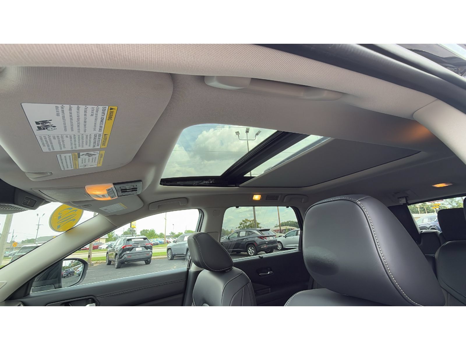 Used 2025 Nissan Pathfinder Platinum AWD/4WD image 30