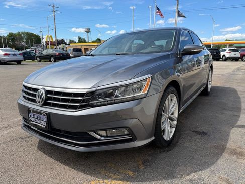 Used 2018 Volkswagen Passat 2.0T SE FWD image 7