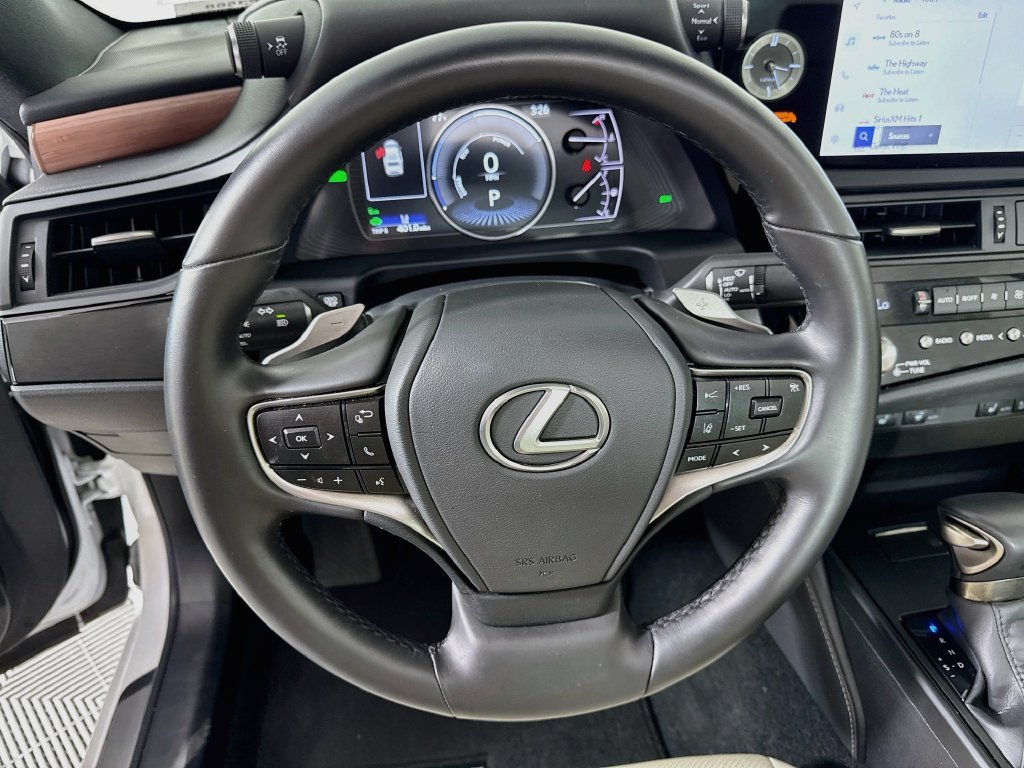 Certified 2025 Lexus ES 300h w/ Premium Package FWD image 11