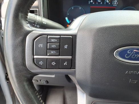 Used 2024 Ford F250 Lariat w/ Black Appearance Package AWD/4WD image 32