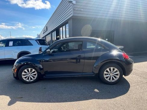 Used 2018 Volkswagen Beetle 2.0T S FWD image 5