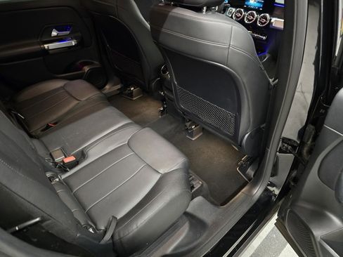 Used 2021 Mercedes-Benz GLB 250 image 30