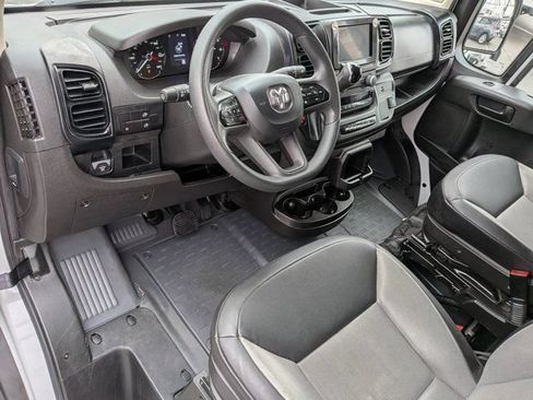 Used 2025 RAM ProMaster 2500 w/ Convenience Group FWD image 17