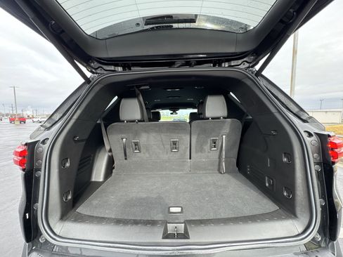 Used 2023 Chevrolet Traverse LT image 24