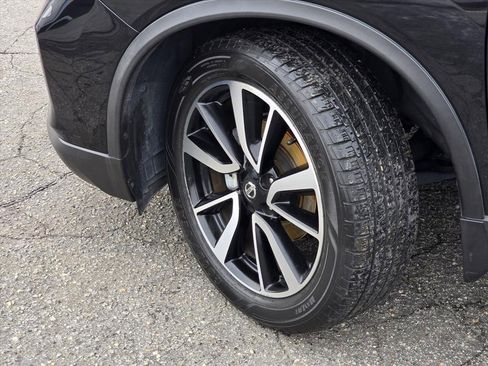 Used 2018 Nissan Rogue SL w/ Premium Package image 27