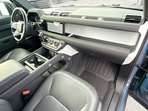 Used 2023 Land Rover Defender 90 SE image 33