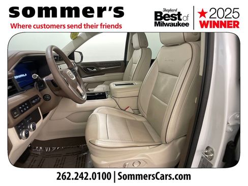 Used 2023 GMC Yukon Denali AWD/4WD image 9