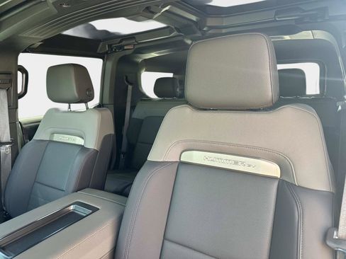 Used 2025 GMC Hummer EV 2X image 19