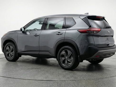 Used 2025 Nissan Rogue SV image 6
