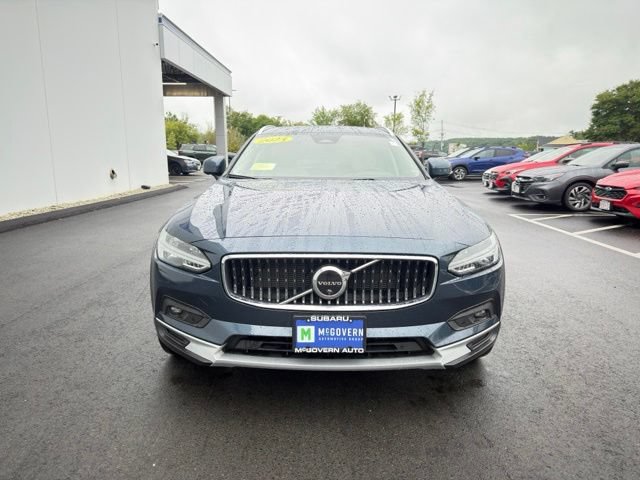 Used 2025 Volvo V90 B6 Cross Country Plus w/ Protection Package Premier AWD/4WD image 3