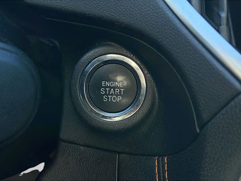 Used 2020 Subaru Crosstrek 2.0i Limited w/ Moonroof Package w/Navigation image 18