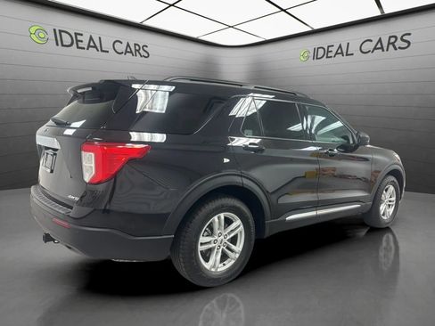 Used 2022 Ford Explorer XLT AWD/4WD image 5
