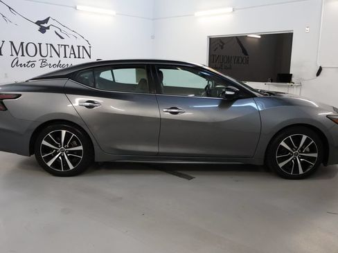 Used 2023 Nissan Maxima SV w/ Floor Mat Group FWD image 8