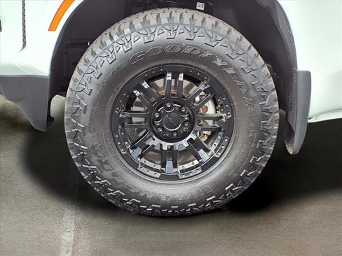 Used 2023 Nissan Frontier S w/ Technology Package image 9