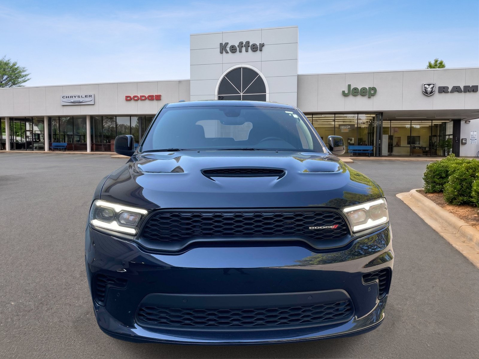 Used 2025 Dodge Durango R/T w/ Blacktop Package AWD/4WD image 3