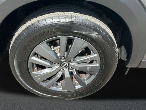 Used 2024 Nissan Pathfinder SV image 8