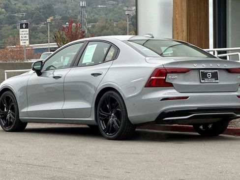 Used 2024 Volvo S60 B5 Plus image 6