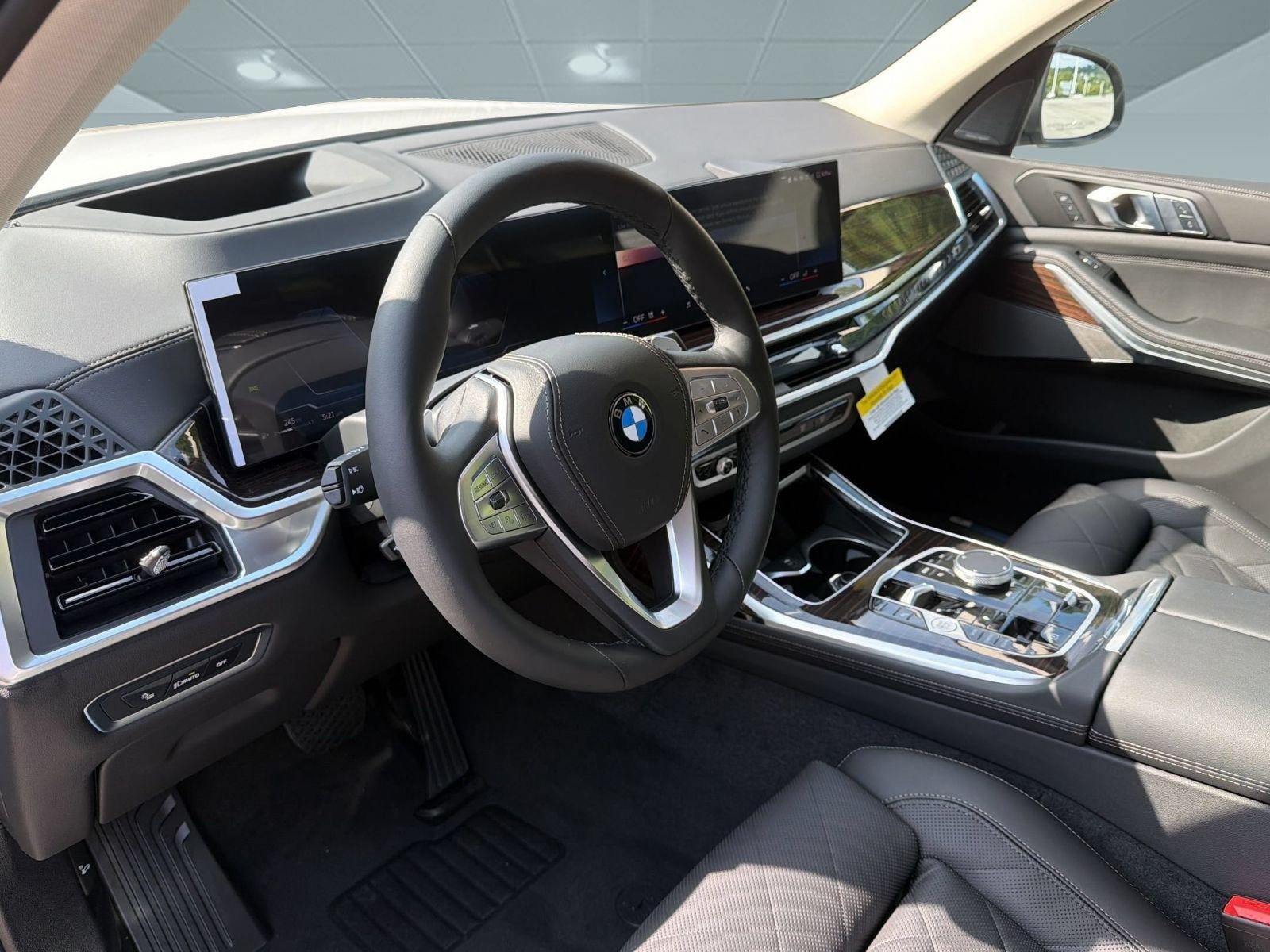 Used 2027 BMW X7 xDrive40i AWD/4WD image 4