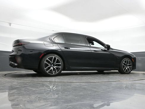 Used 2024 BMW 760i xDrive w/ Executive Package AWD/4WD image 39
